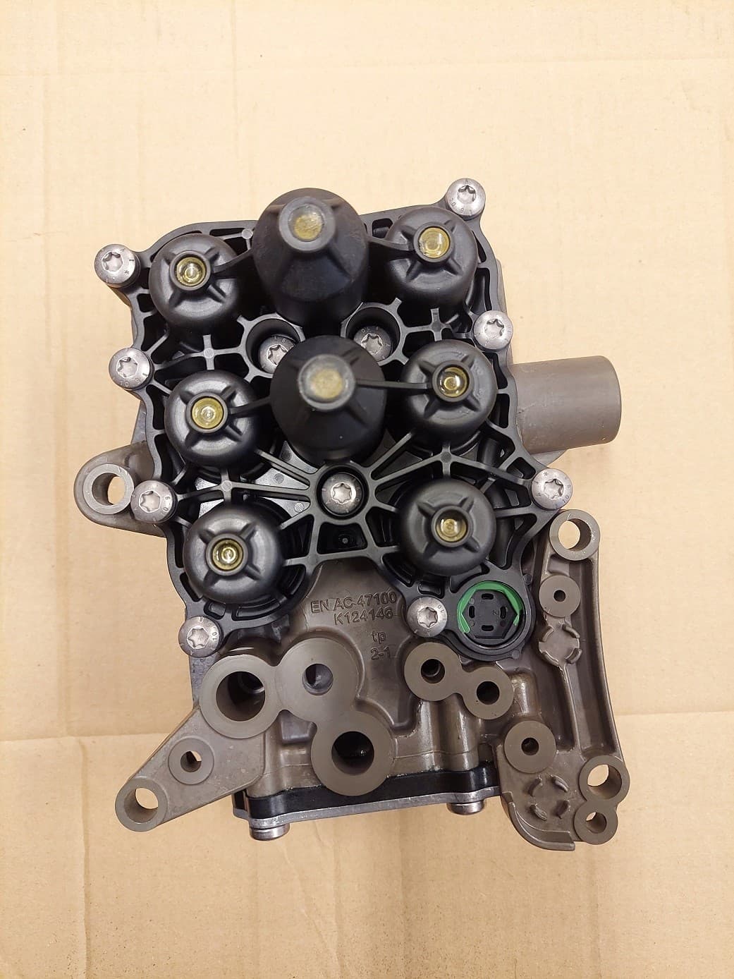 Válvula de Seis Circuitos Daf XF106 CF85 1913300 Original nuevo 3