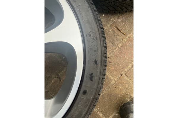 Llantas Fiat 500 Abarth lift 17 205/40 usado 7