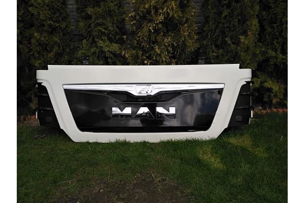 Rejilla frontal Man Tgx Euro 6 sin reparar nuevo 2