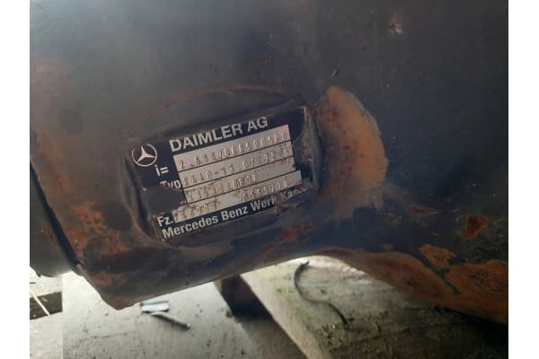Cartucho de puente Mercedes R440 2.611 usado 3