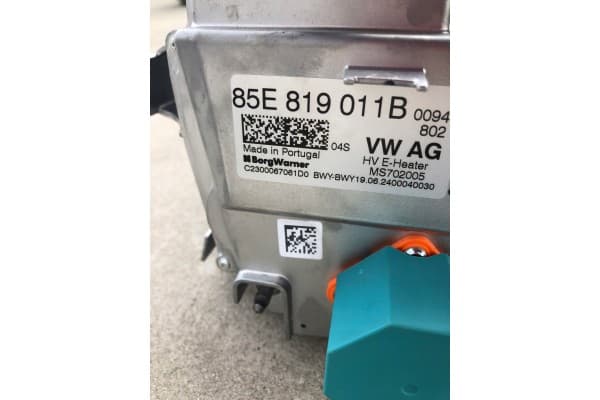 Calefactor Audi VW Skoda 85E819011B usado 3