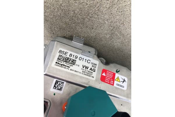 Calefactor Audi VW Skoda 85E819011C usado 3