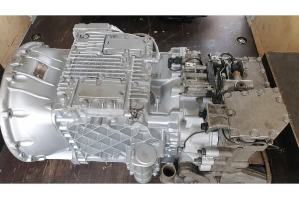 Caja de Cambios Volvo AT2512C con Retardador reacondicionado 2