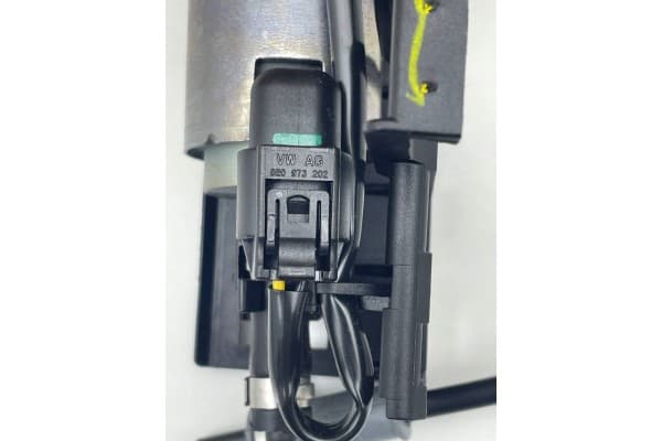 Bomba de combustible Webasto VW 5QF201607 usado 3