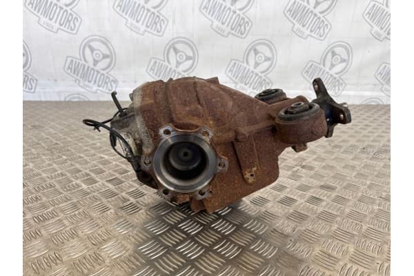 Diferencial trasero Infiniti G37 383110C048 usado 3