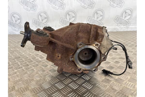 Diferencial trasero Infiniti G37 383110C048 usado 5