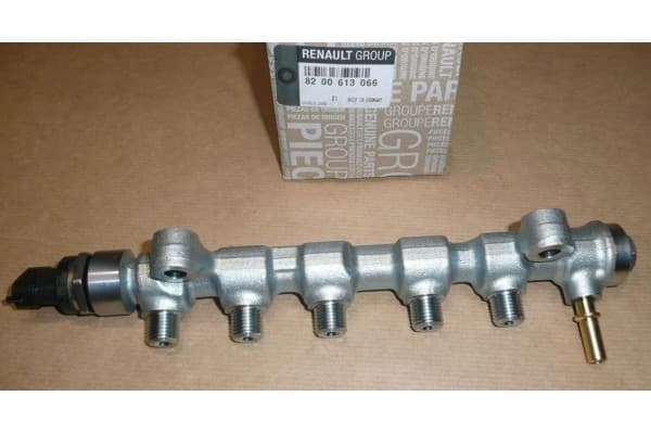 Rampa de Inyección R Hit II 2.5DCI 8200613066 nuevo