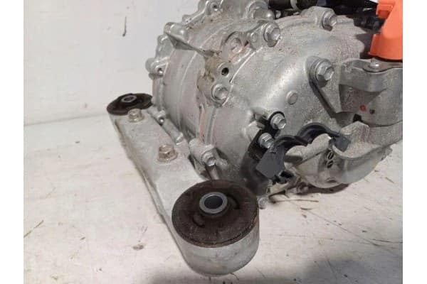 Reductor trasero Lexus NX (Z TZ215X001 2.5L 2024) usado 4