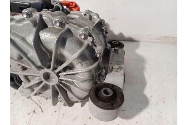 Reductor trasero Lexus NX (Z TZ215X001 2.5L 2024) usado 7
