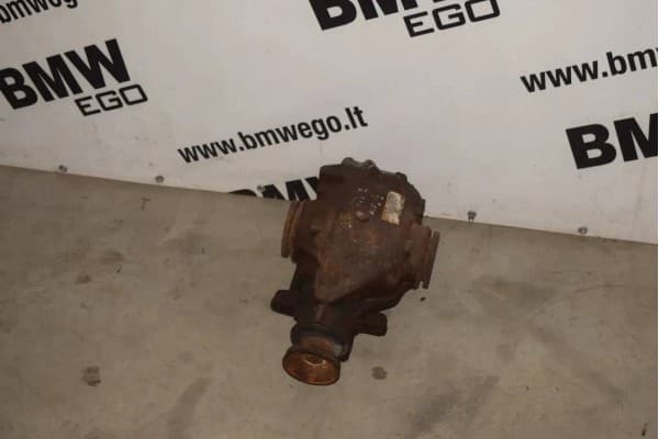Diferencial trasero BMW Serie 3 E46 7526153 usado 2
