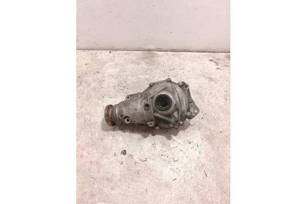 Diferencial delantero 8679973 BMW Serie 7 2021 usado 2