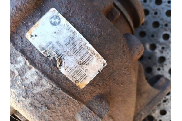 Diferencial BMW E90 E91 7556674-01/EAW34T 2.47 usado 2