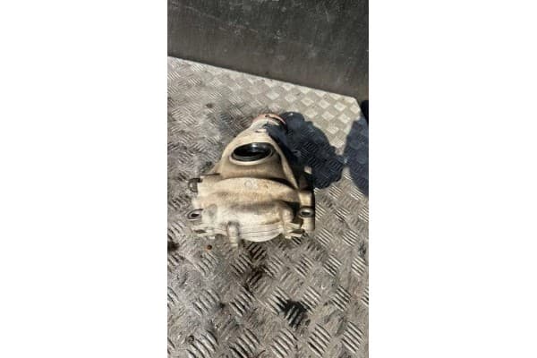 Reductor delantero BMW 323 2021 usado 5