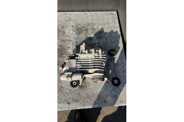 Reductor trasero Audi 0CQ525010T 2024 usado