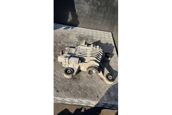 Reductor trasero Audi 0CQ525010T 2024 usado 2