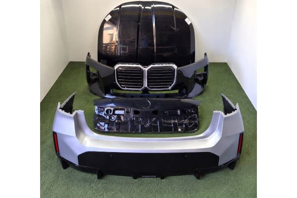 Parachoques delantero BMW G70 Lci usado