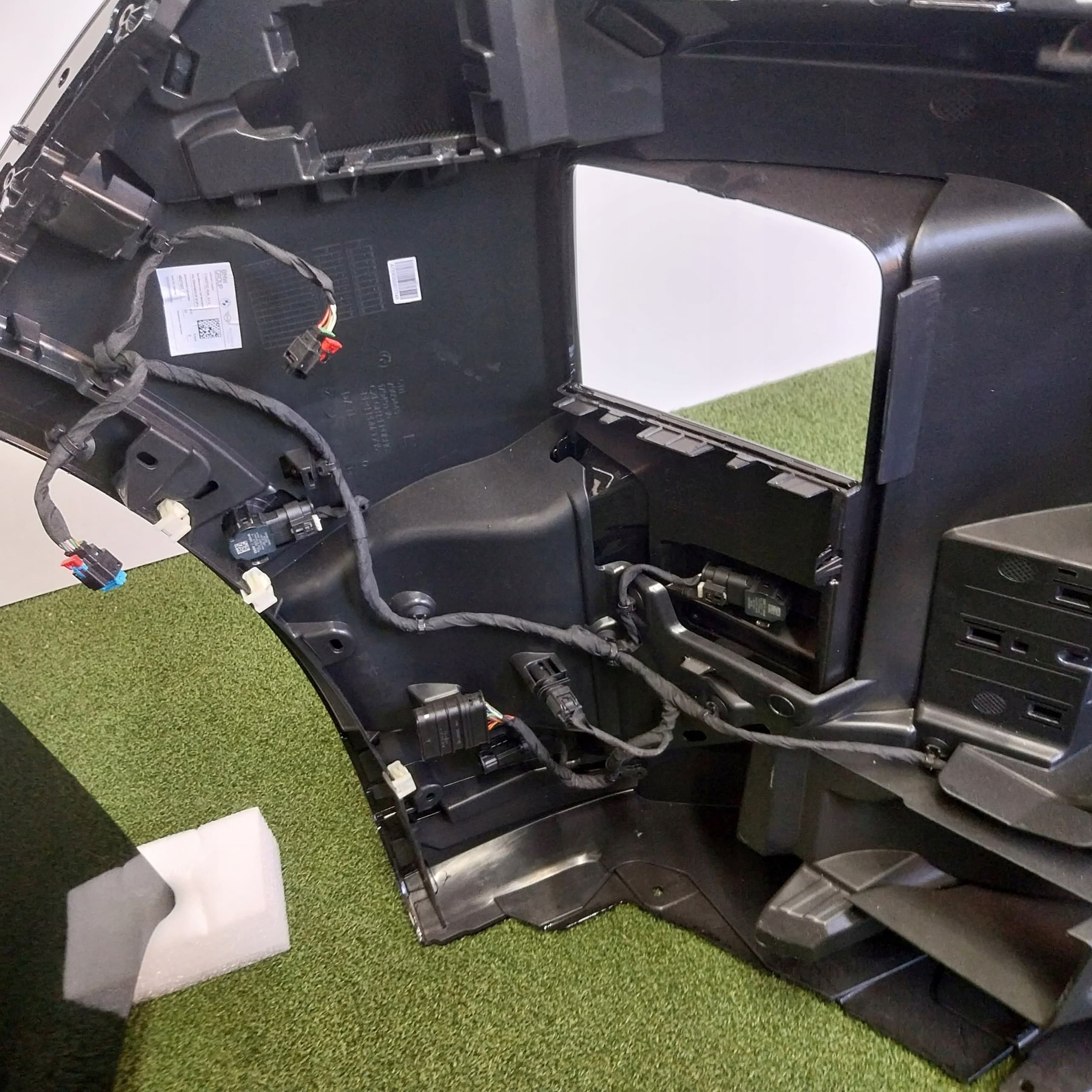 Parachoques delantero BMW G70 Lci nuevo 3