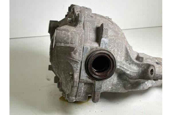 Reductor trasero Ford 75W85 2.3L gasolina 2018 usado 3