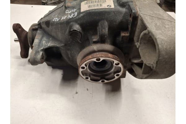 Diferencial trasero original BMW X1 E84 2014 usado 5