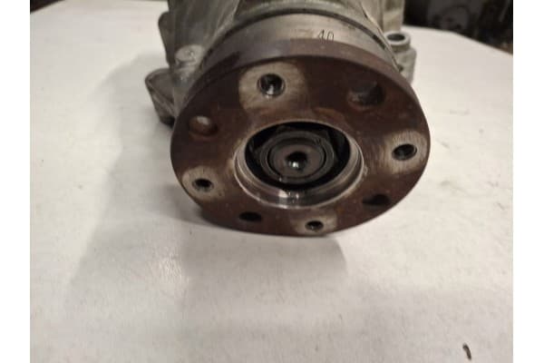 Diferencial delantero original BMW X1 E84 2014 usado 8