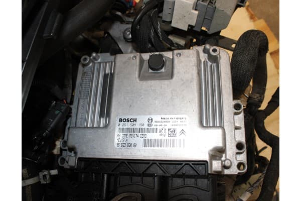 Motor de gasolina Peugeot Citroën 1.6 16V 5F01 usado 6