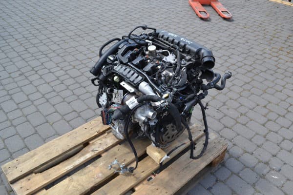 Motor completo 10XVA2 Citroën C4 HN05 1.2 Thp usado 8