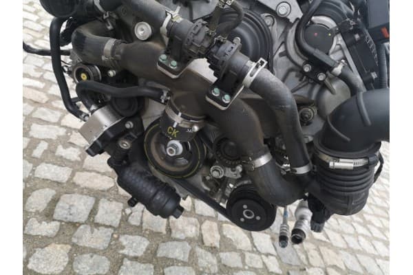 Motor Completo Kia Stinger 3.3-Gdi G6DP 4WD usado 6