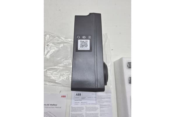 Cargador de pared Lexus 11 kW PW6BW-00027 usado 7