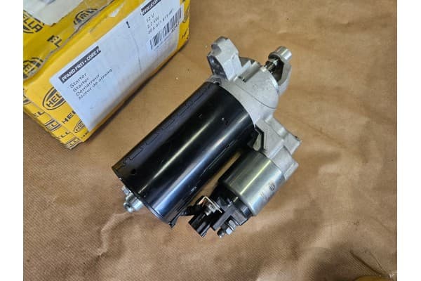 Motor de arranque Hella 8EA 011 611-461 nuevo 2