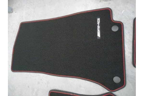 Alfombrillas originales nuevas para Mercedes usado 3