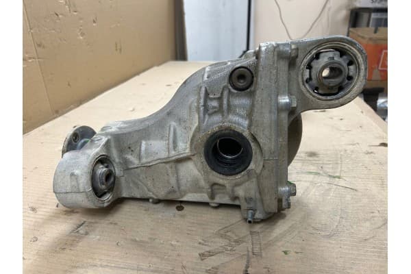 Diferencial delantero Nissan Navara D40 2010 usado 3