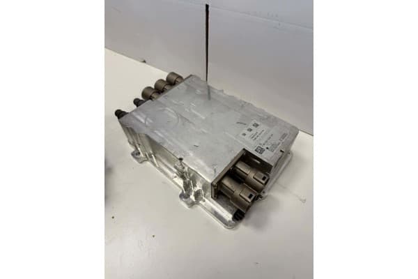 Convertidor de Voltaje Mercedes A9603421004 nuevo