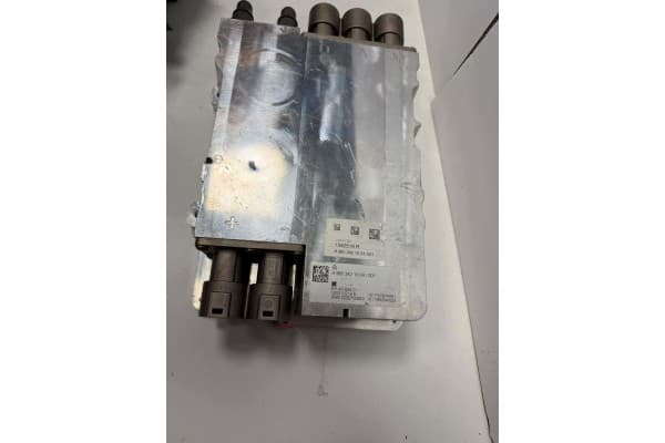 Convertidor de Voltaje Mercedes A9603421004 nuevo 2