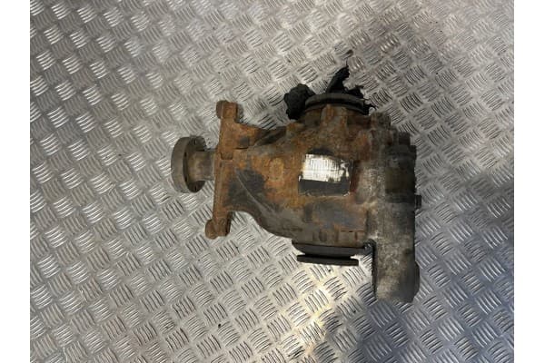 Diferencial trasero BMW Serie 3 E90 E91 usado 4
