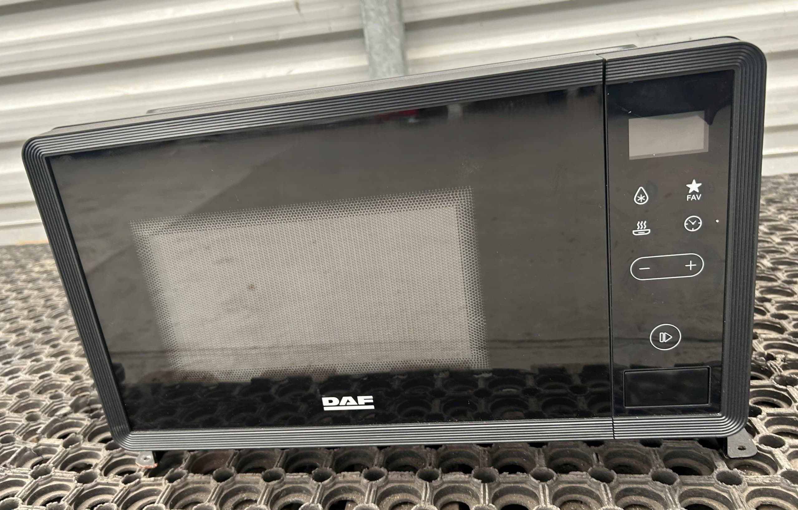Microondas Dometic Waeco MWO24DA 19L 24V para Daf XG usado