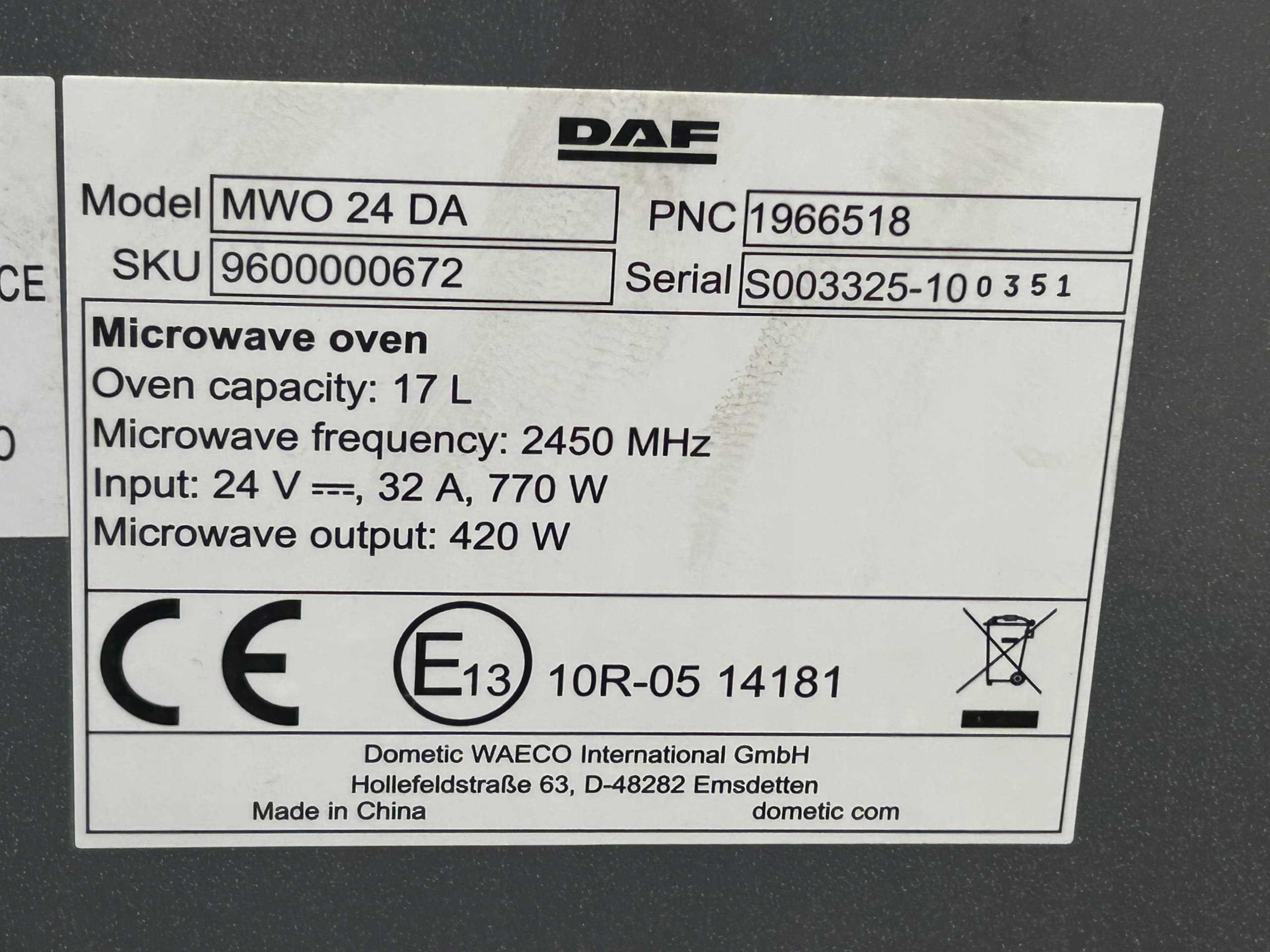 Microondas Dometic Waeco MWO24DA 19L 24V para Daf XG usado 5