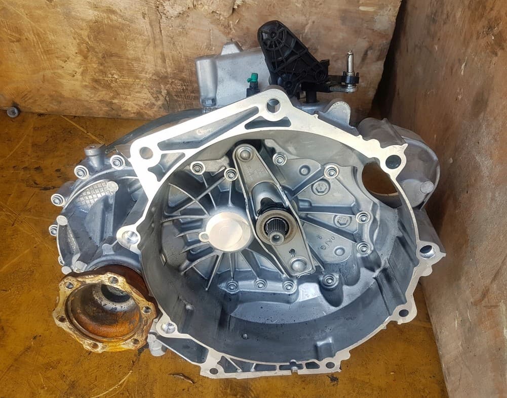 Caja de Cambios Completa Skoda Audi FM6AJ021 usado