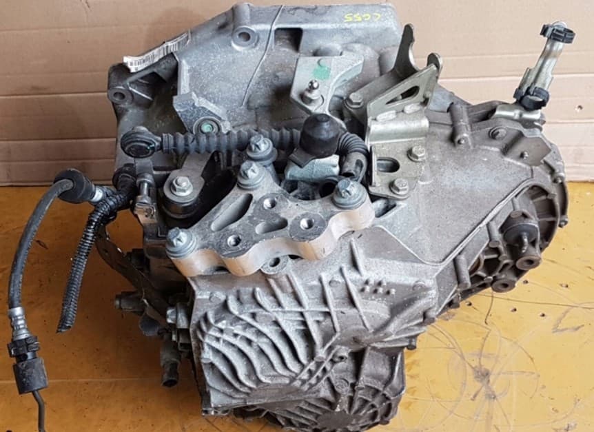 Caja de Cambios Completa Jeep Compass 6MTJ usado 3