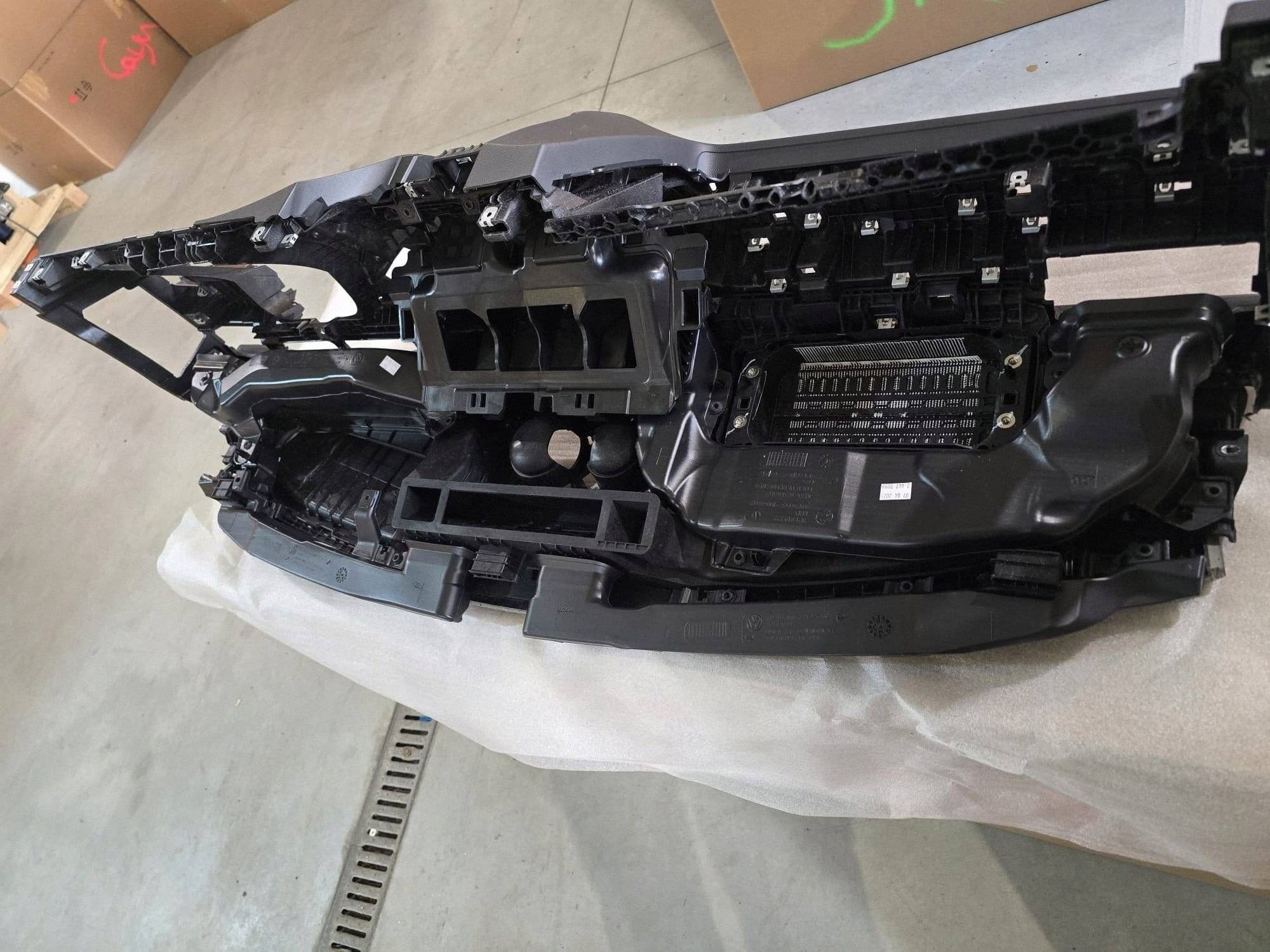 Tablero de instrumentos Skoda Superb IV (B9) - Nuevo 3