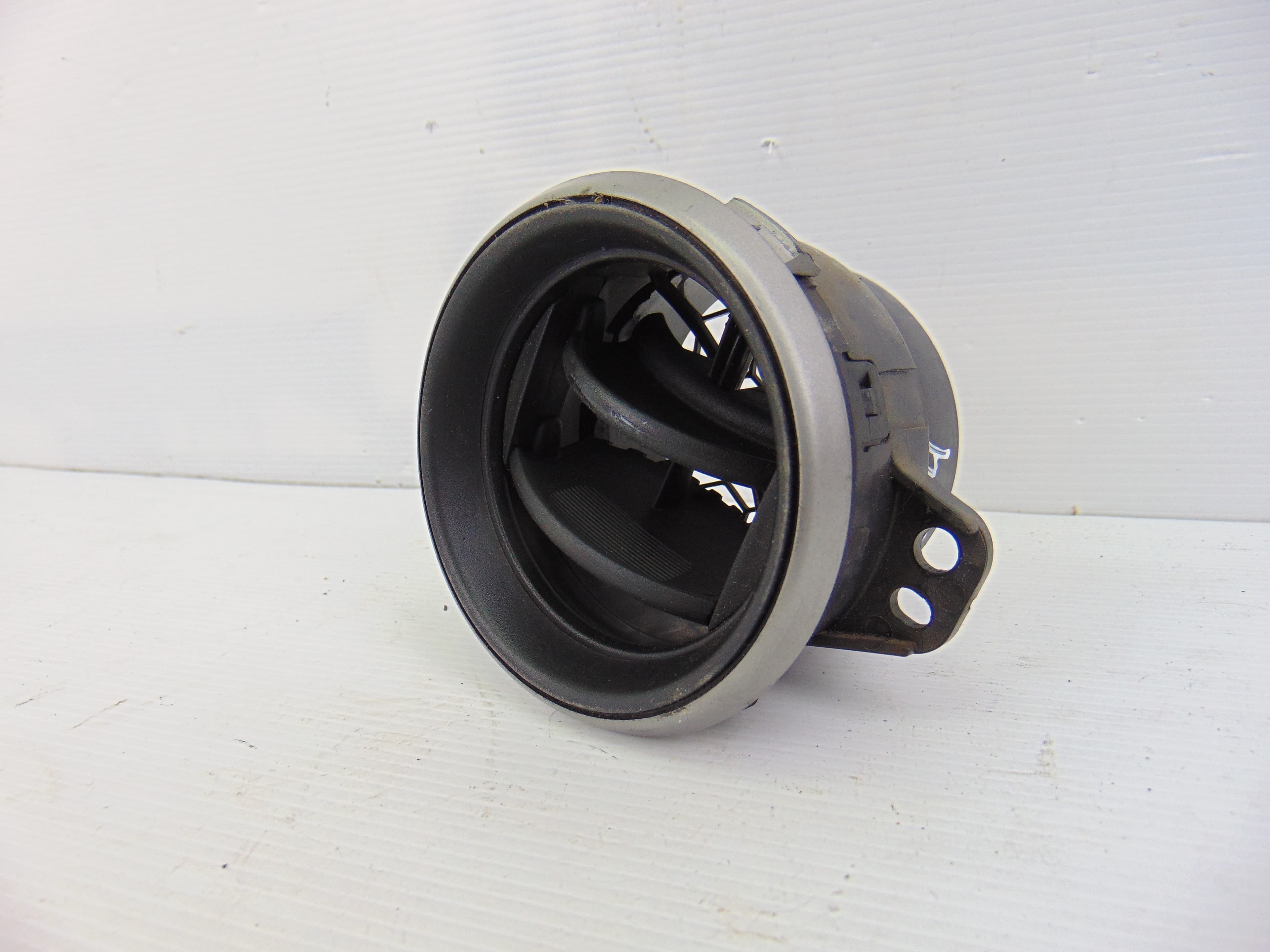 Rejilla aireadora, Toyota RAV4 (A2) 2.0 D-4D Sol 4X4 (2003- ) 2004 usado