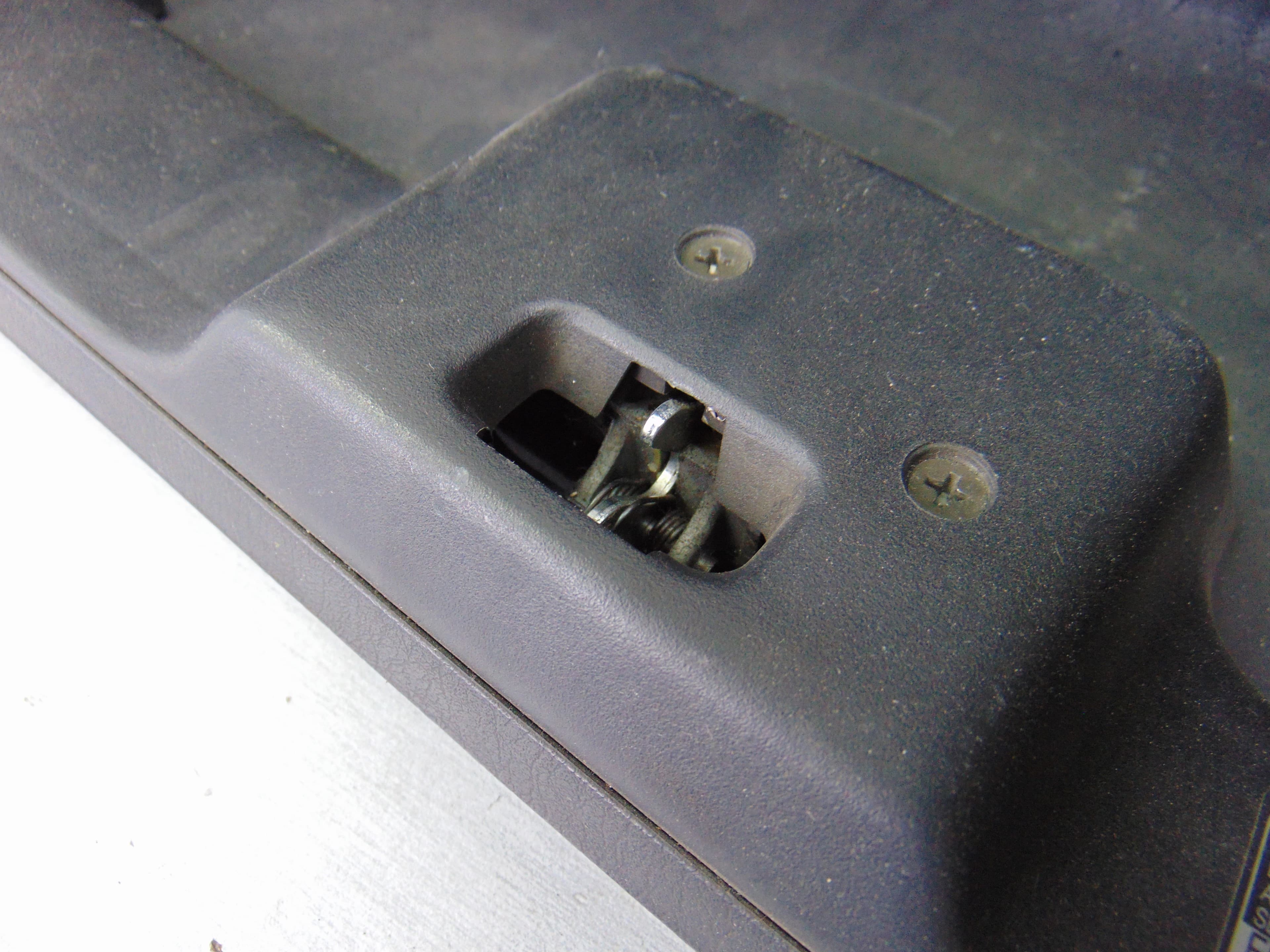 Guantera, Toyota RAV4 (A2) 2.0 D-4D Sol 4X4 (2003- ) 2004 usado 2