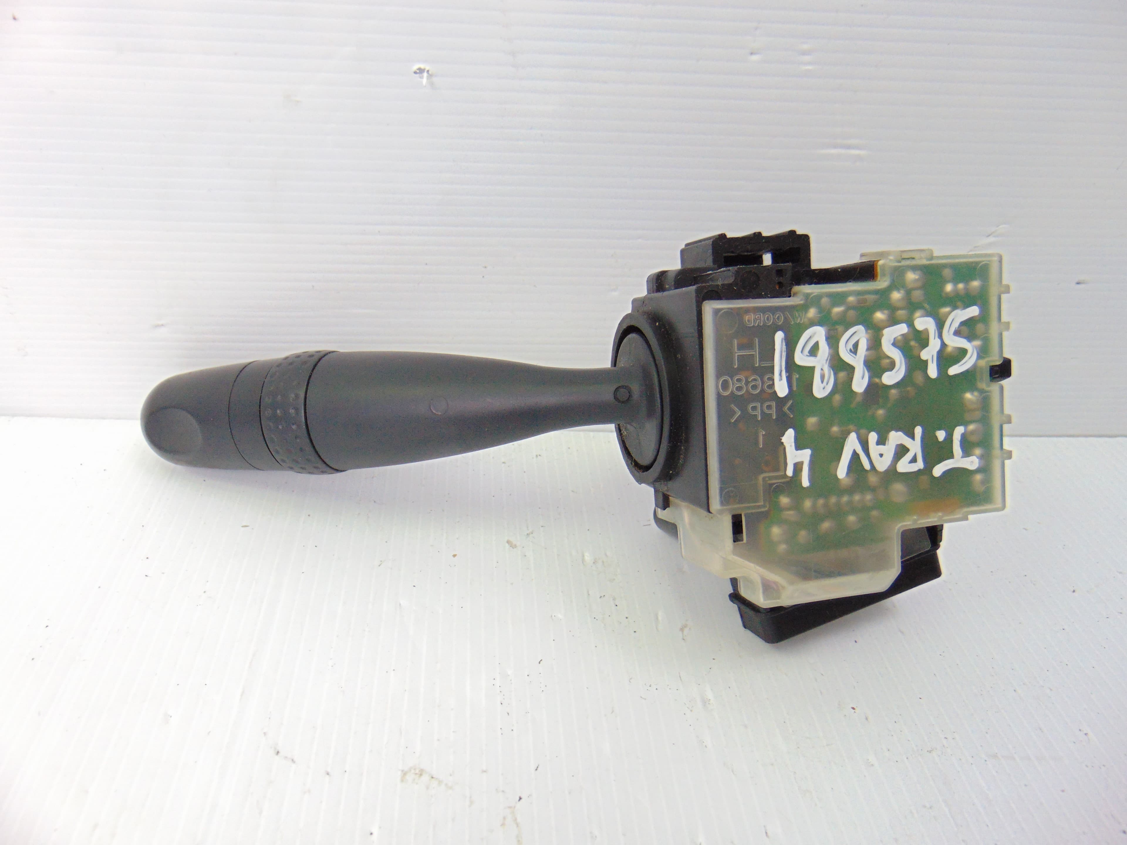 Mando limpia, Toyota RAV4 (A2) 2.0 D-4D Sol 4X4 (2003- ) 2004 usado 3