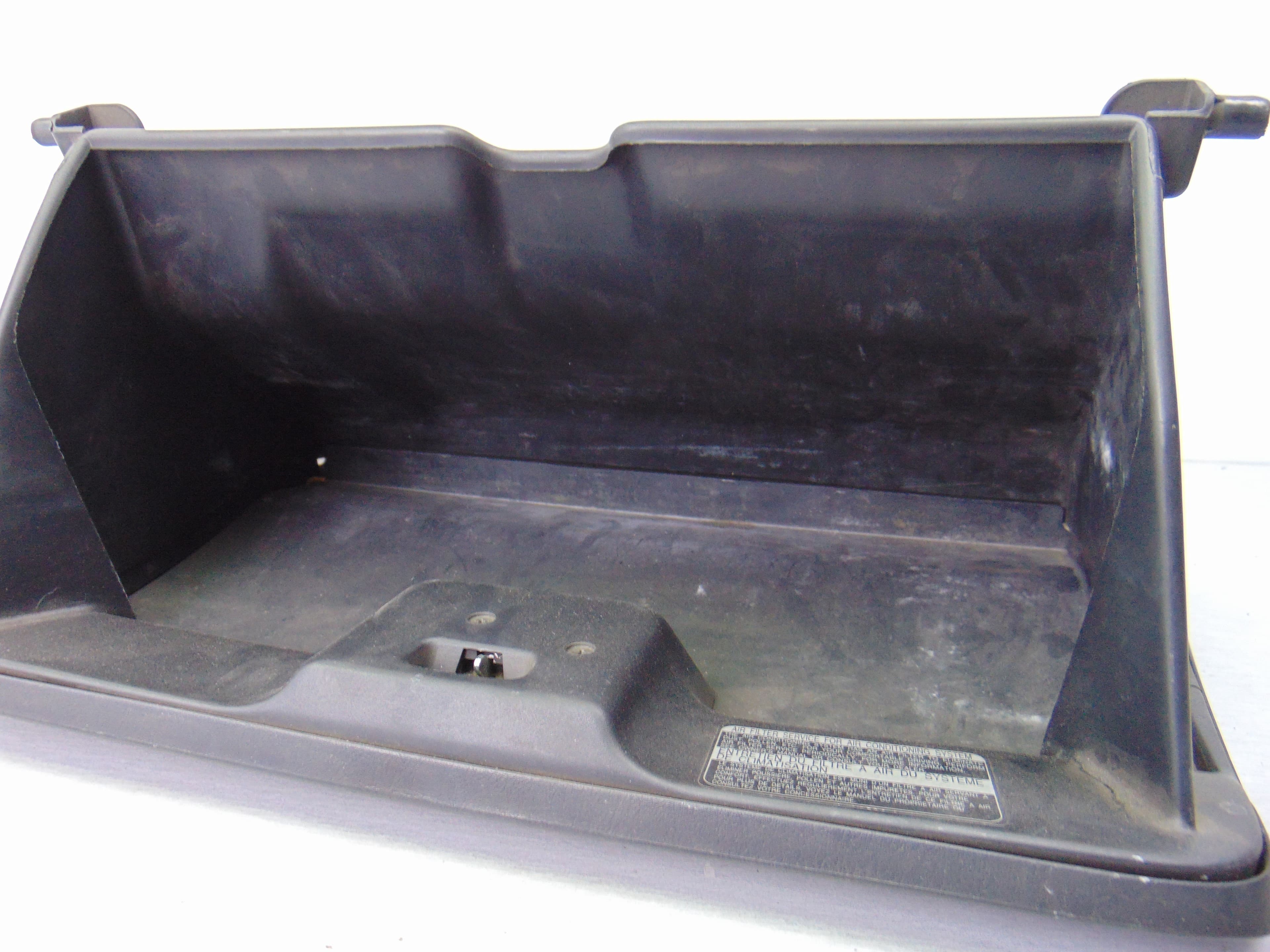 Guantera, Toyota RAV4 (A2) 2.0 D-4D Sol 4X4 (2003- ) 2004 usado 4