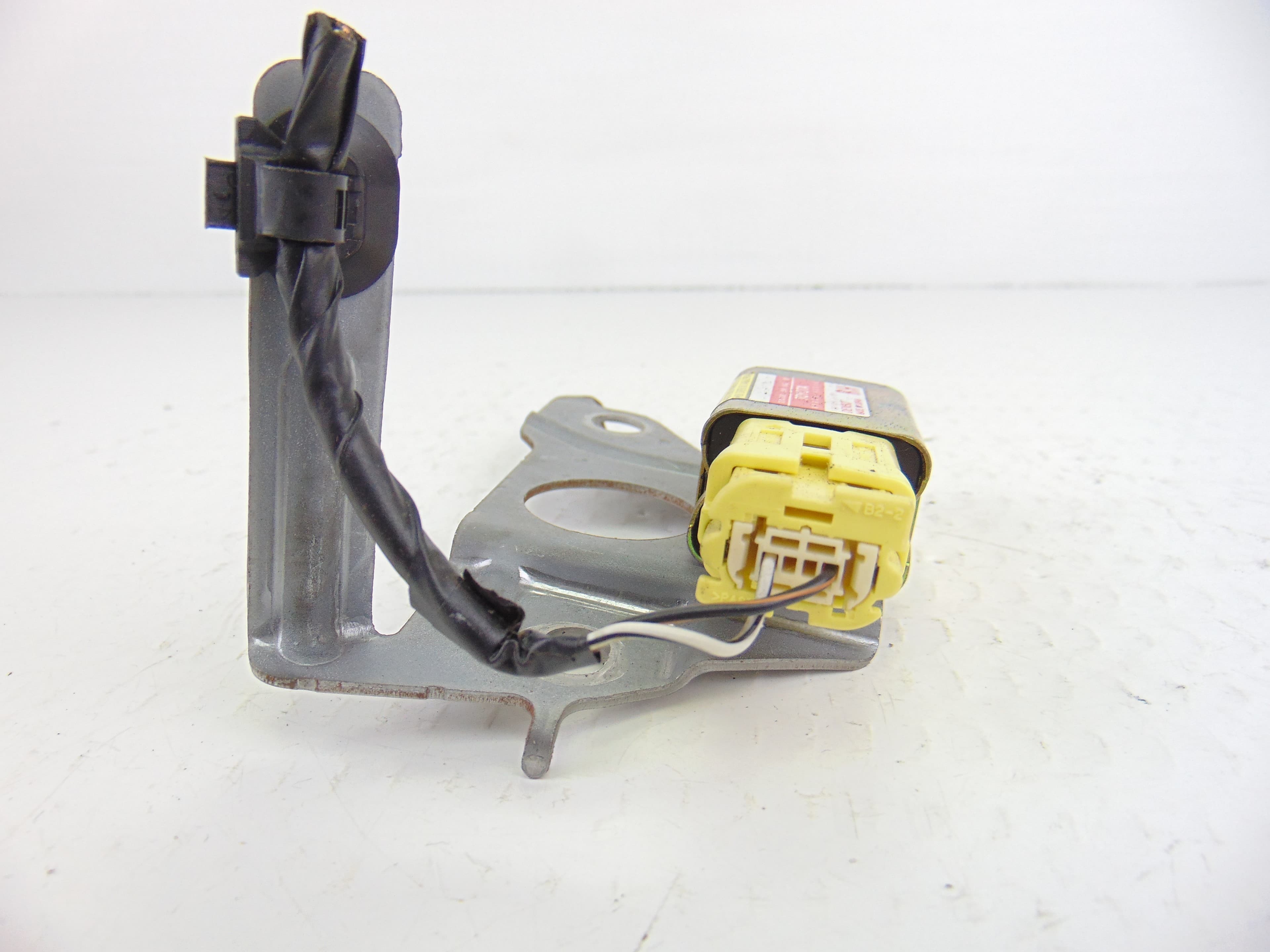 Sensor, Toyota RAV4 (A2) 2.0 D-4D Sol 4X4 (2003- ) 2004, 89833-42020 usado 4