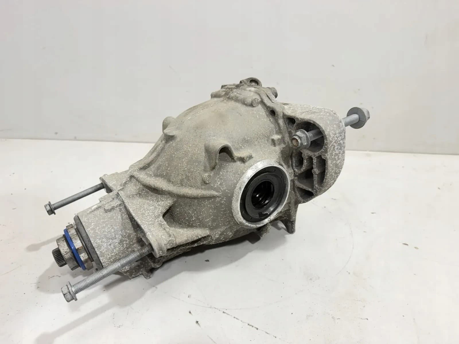 Reductor trasero BMW Serie 5 (G60) 8839757 2023 usado 2
