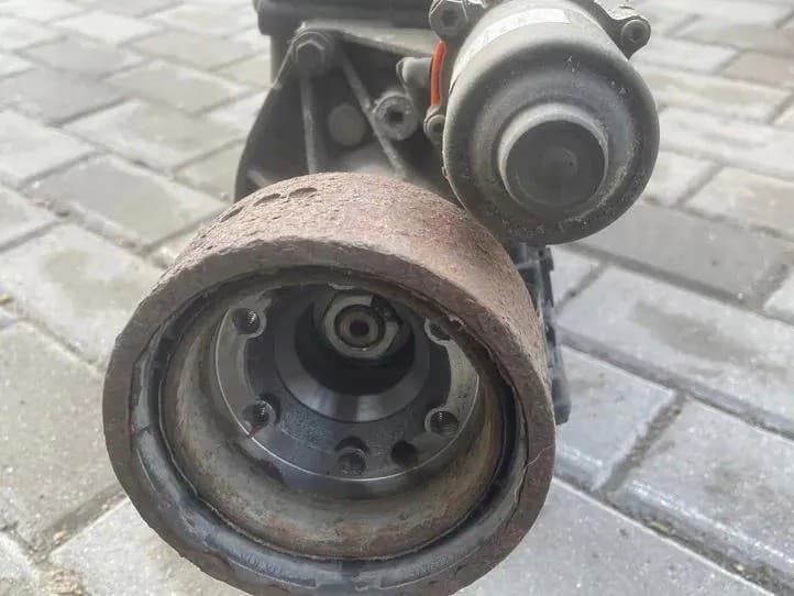 Reductor trasero Volvo T6211839 2.0L diésel 110kW 2019 usado 5