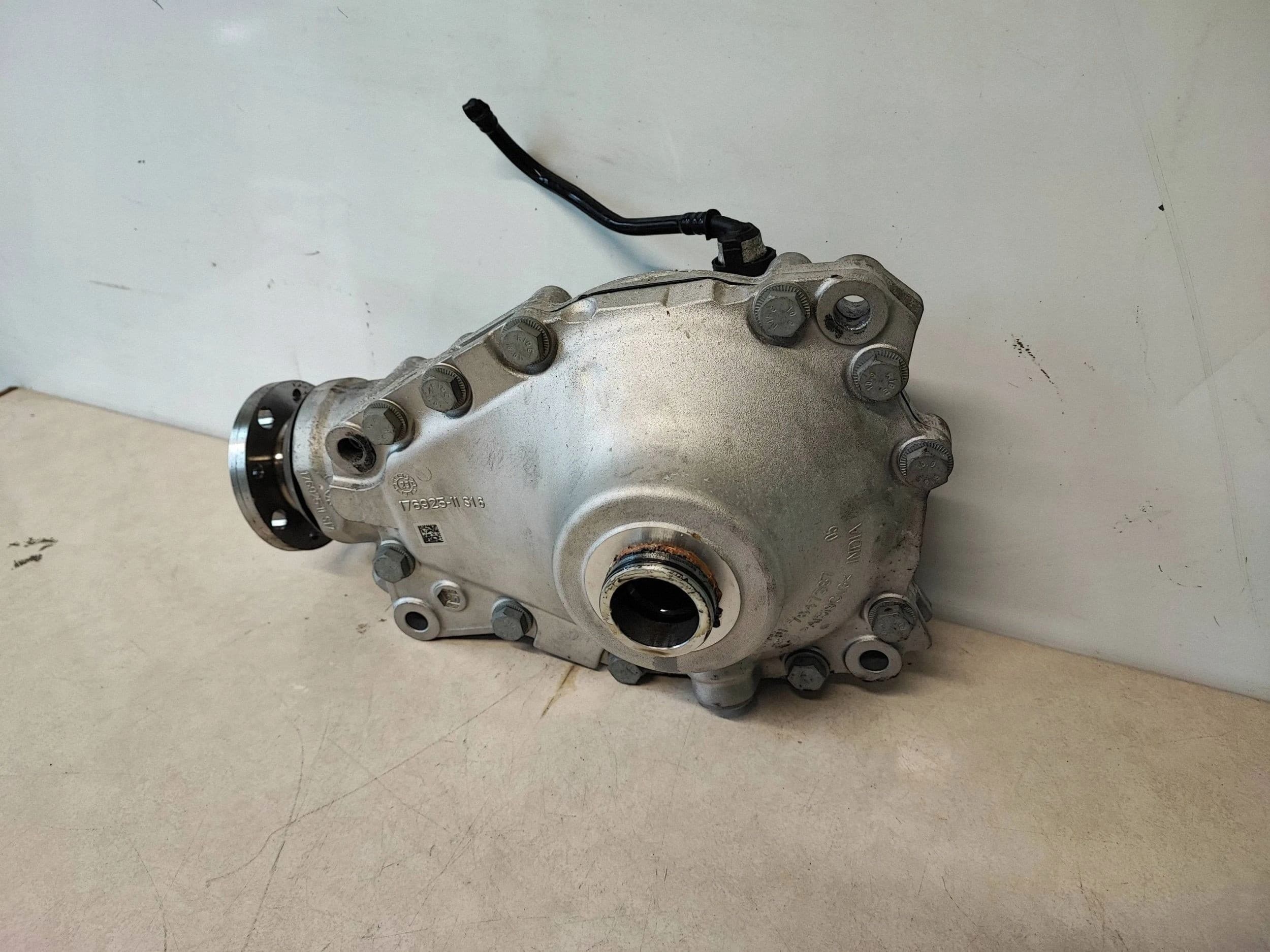 Diferencial delantero BMW 4 G22 G23 G24 G26 2023 8635703 usado