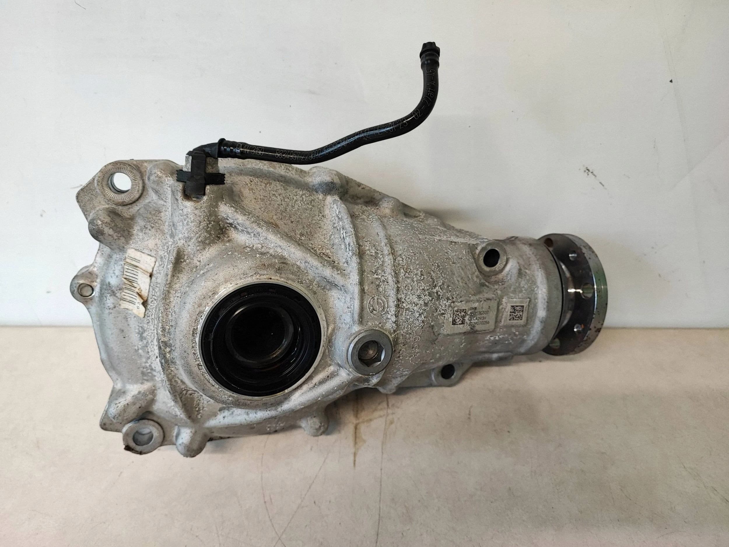 Diferencial delantero BMW 4 G22 G23 G24 G26 2023 8635703 usado 3
