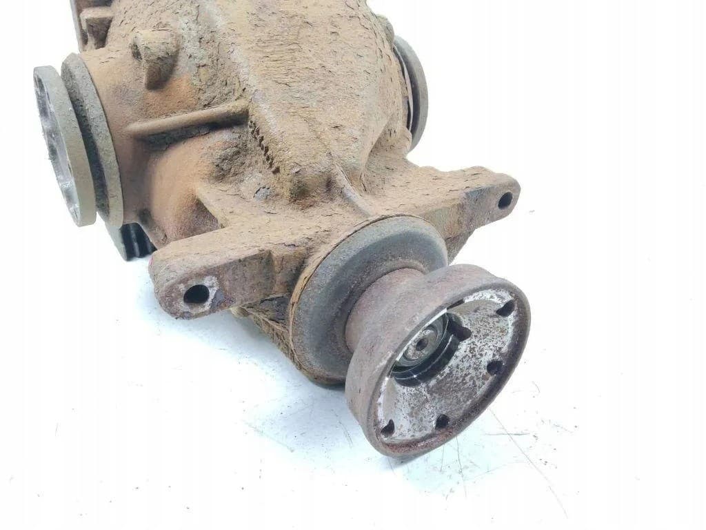 Reductor trasero BMW Serie 5 (E60) 8077097 4.4L gasolina 2007 usado 4