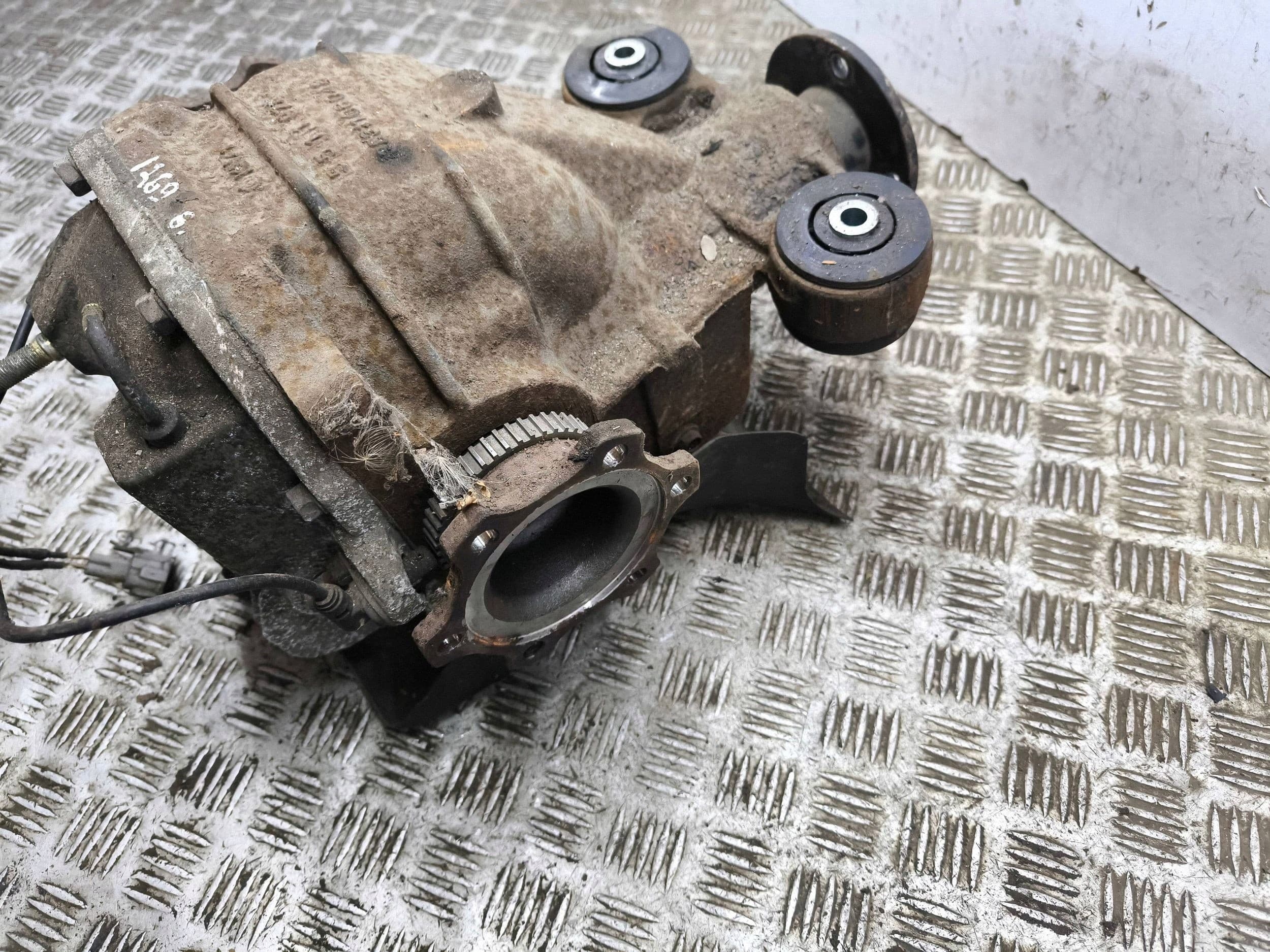 Diferencial trasero Nissan 350Z 383110C048 usado 7